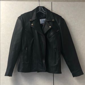 Women’s Fox Creek Leather biker jacket size L.
